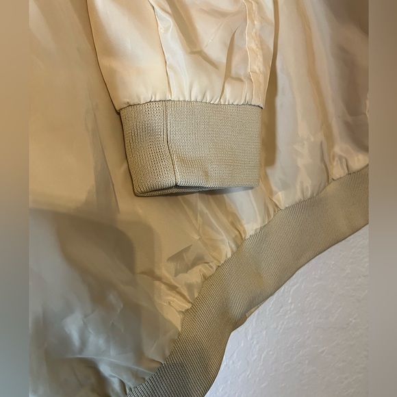 BooHoo Man jacket with elastic arm and waist cream color like new vinyl - Picture 3 of 7